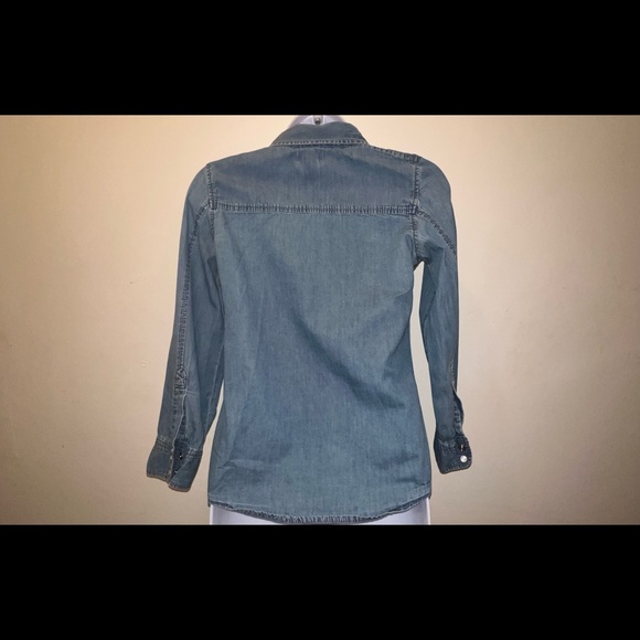 Dream Pop By Cynthia R Denim Long Sleeve Shirt W/ A Golden Heart Patch - Picture 2 of 5